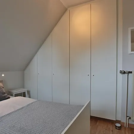 Am Rosenhain 6 Am Rosenhain 6 5 *