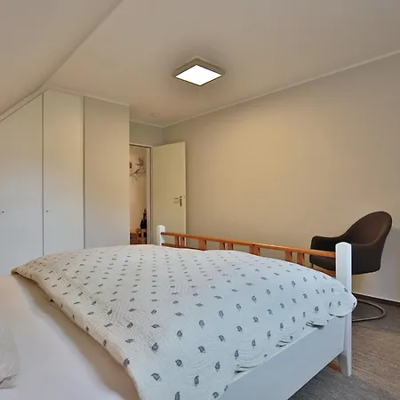 Am Rosenhain 6 Am Rosenhain 6 5 *